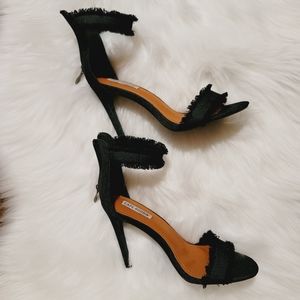 CAPE ROBBIN BLACK FRAYED DENIM HEELS SZ 7